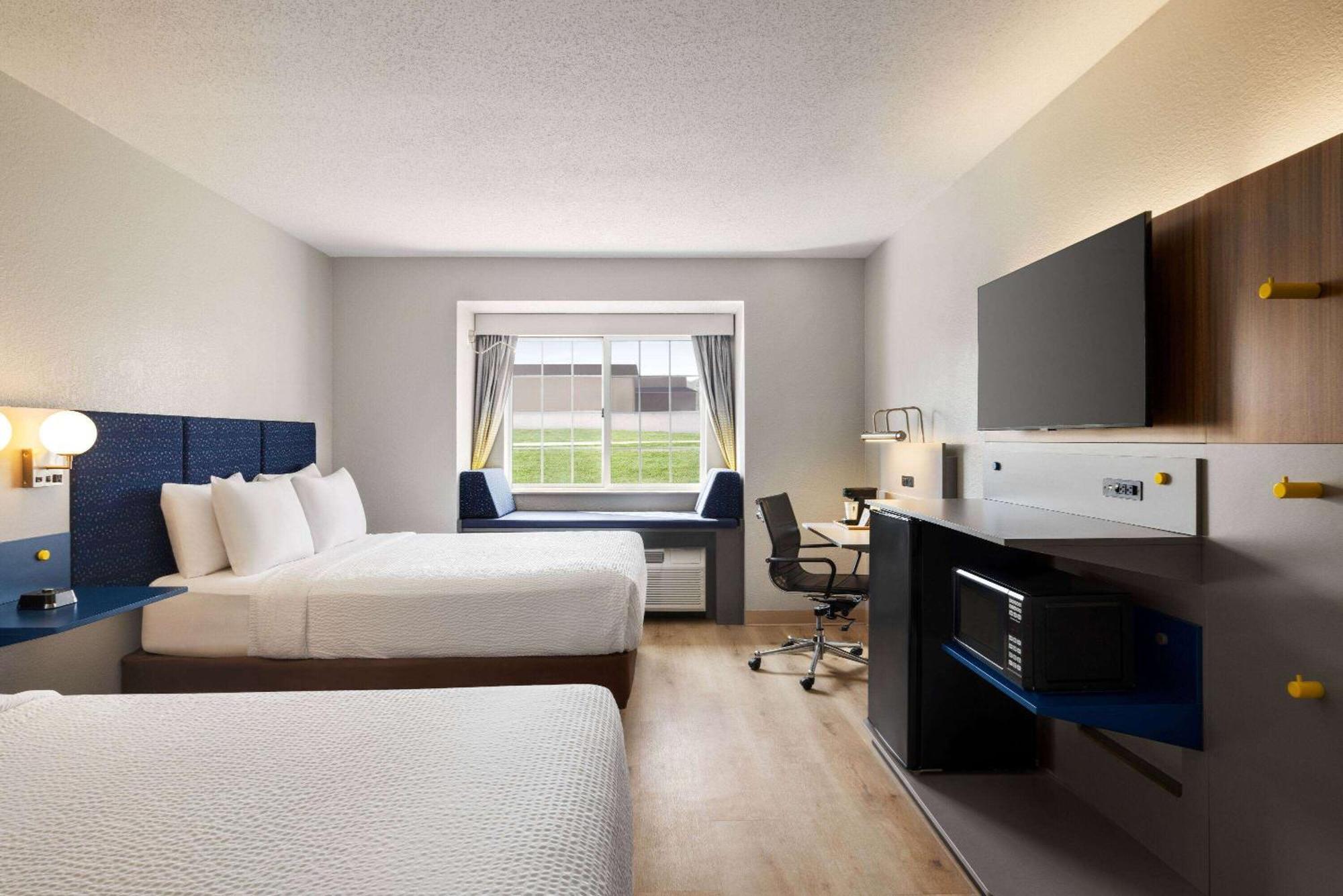 Microtel Inn & Suites By Wyndham New Ulm Экстерьер фото