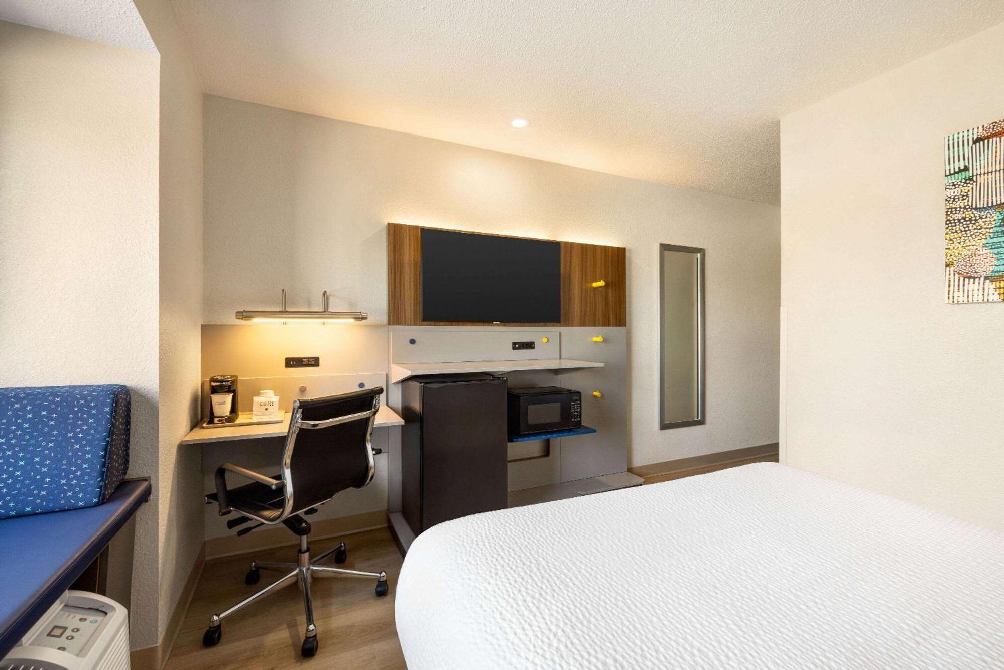 Microtel Inn & Suites By Wyndham New Ulm Экстерьер фото