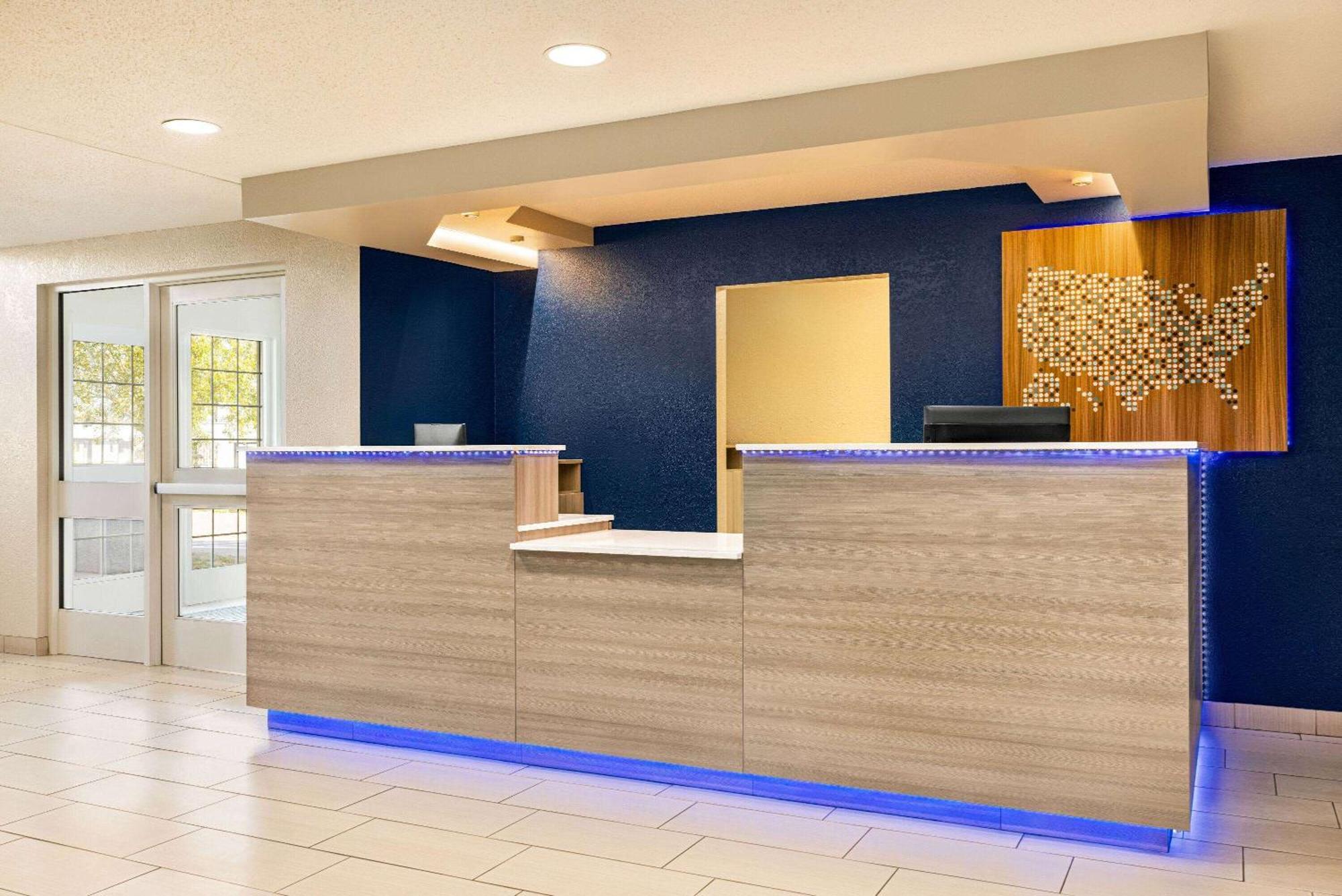 Microtel Inn & Suites By Wyndham New Ulm Экстерьер фото